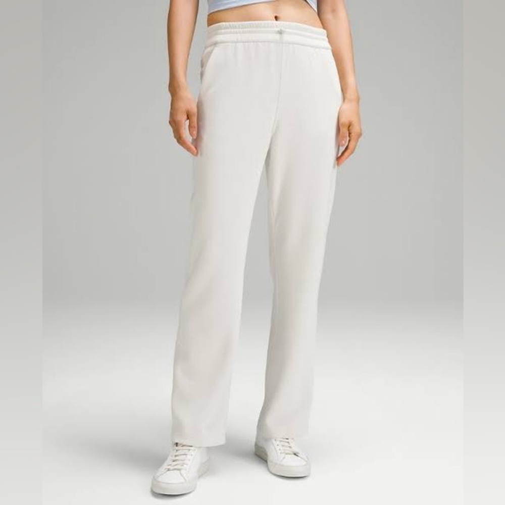 NEW Lululemon Softstreme High-Rise Pant Regular-Color: Bone Size 4 NWT